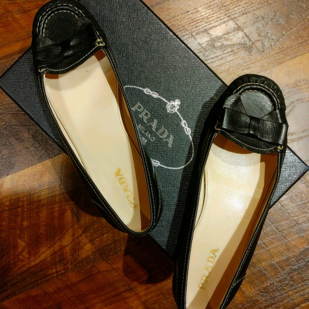 Sold~~PRADA BALLET FLATS WITH BOW